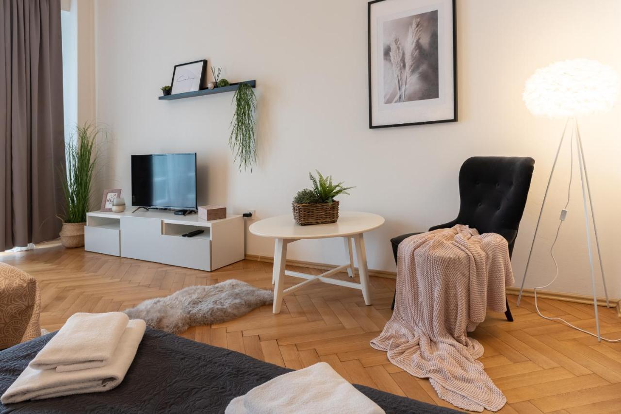Luxury Apartment In Prime Location Praha Eksteriør bilde