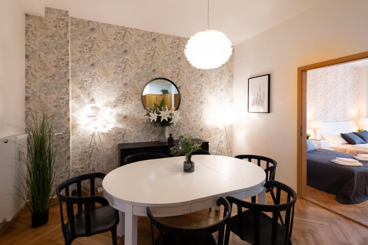 Luxury Apartment In Prime Location Praha Eksteriør bilde