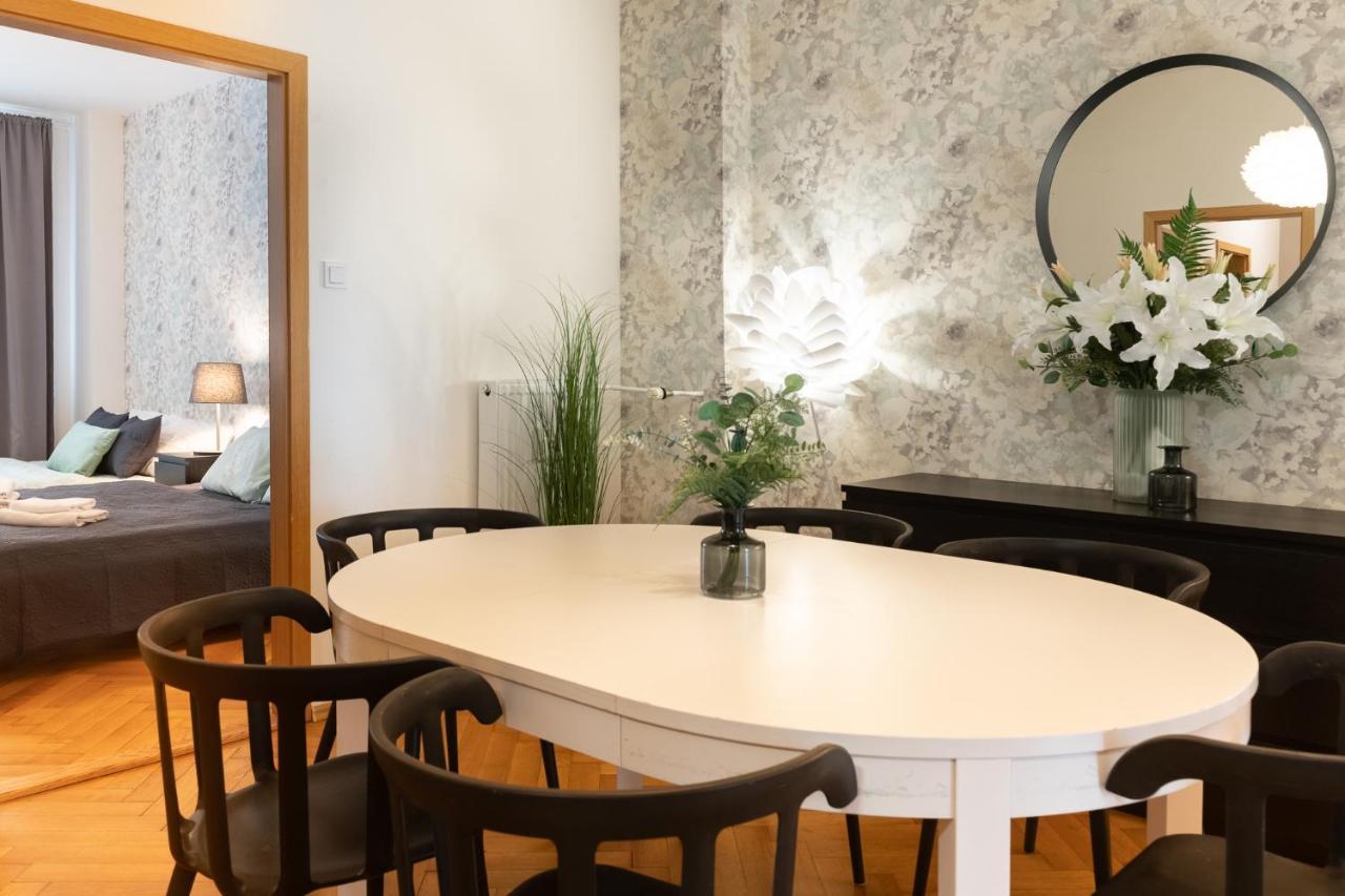Luxury Apartment In Prime Location Praha Eksteriør bilde