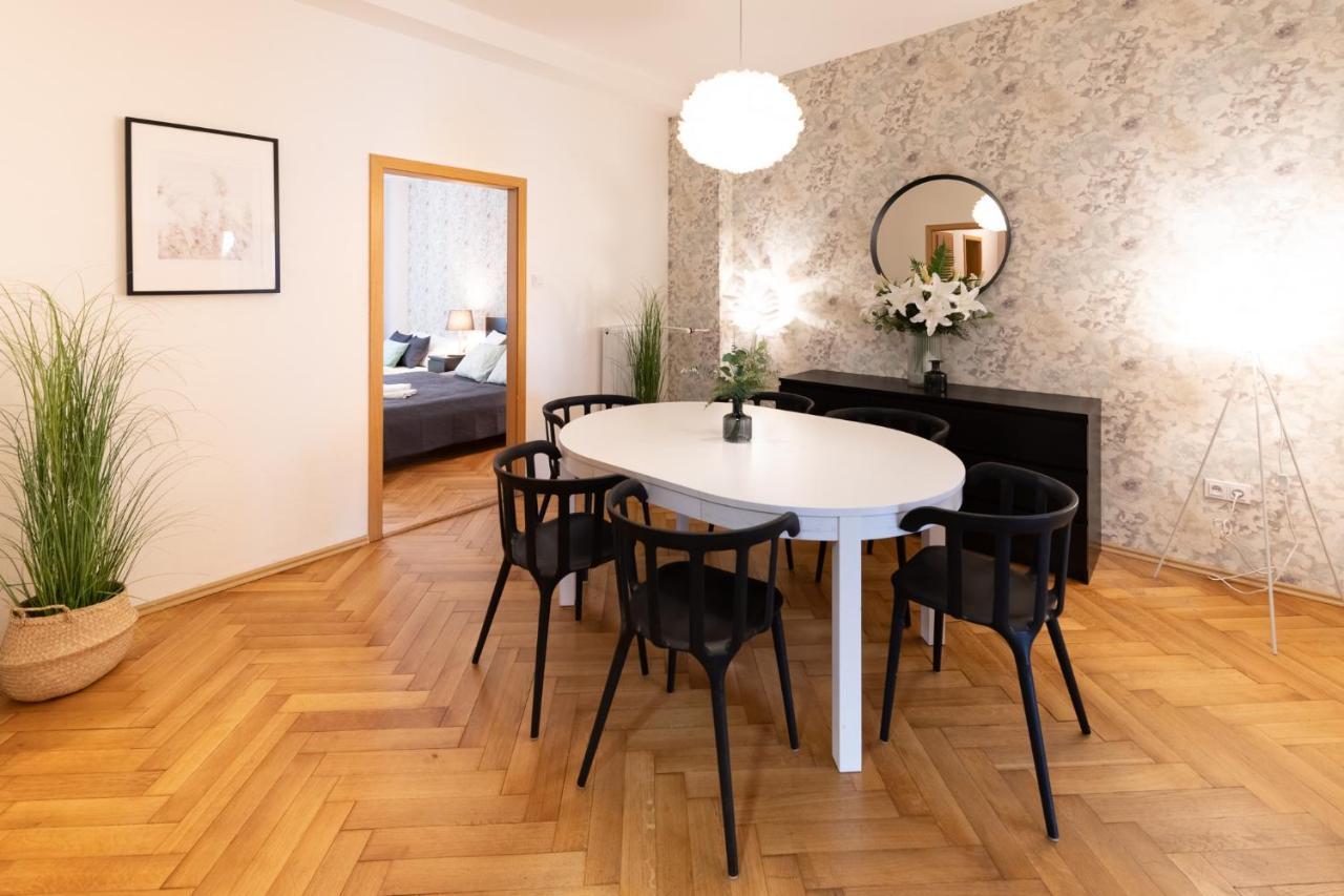 Luxury Apartment In Prime Location Praha Eksteriør bilde