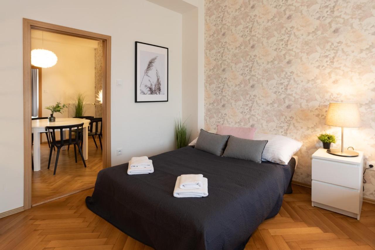 Luxury Apartment In Prime Location Praha Eksteriør bilde