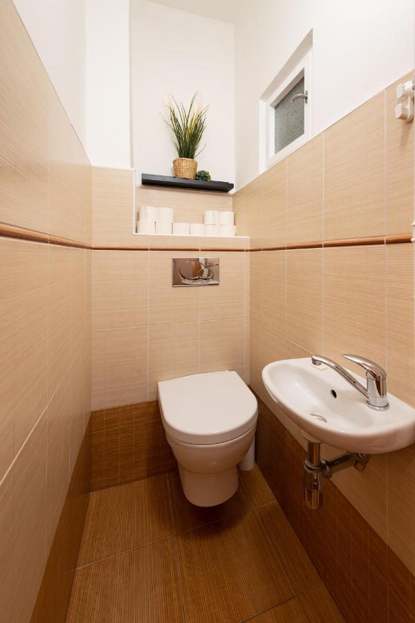 Luxury Apartment In Prime Location Praha Eksteriør bilde